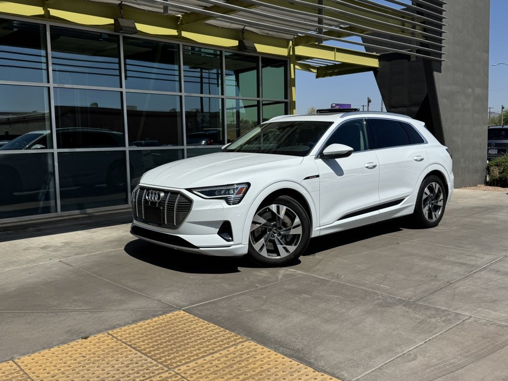 2022 Audi e-tron Premium (007122) Main Image