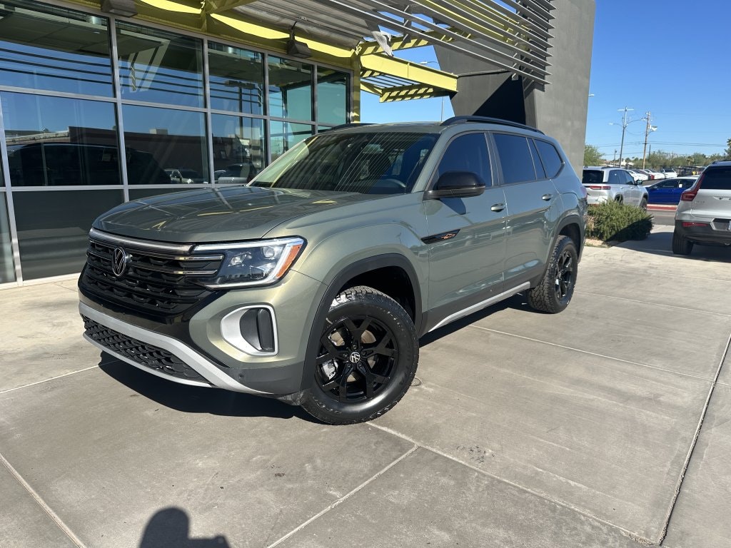 2024 Volkswagen Atlas 2.0T Peak Edition SE w/Technology (539843) Main Image