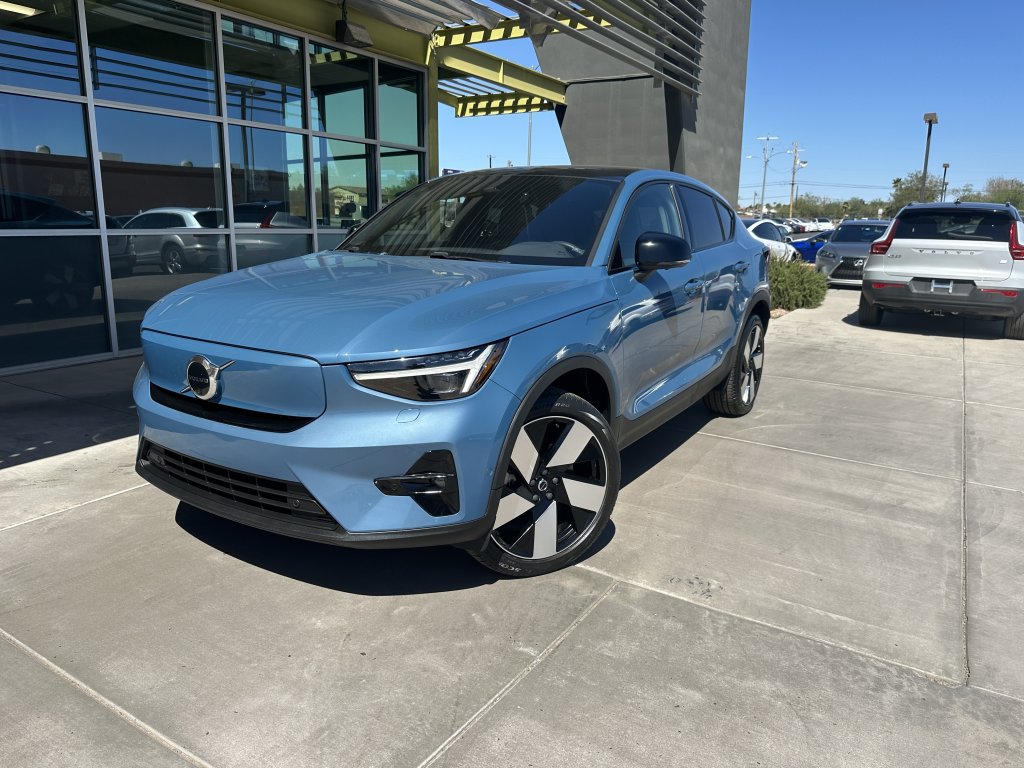2023 Volvo C40