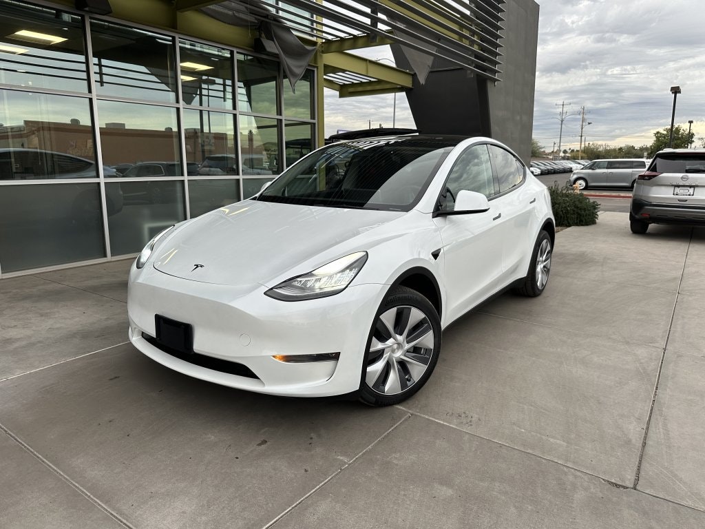 2023 Tesla Model Y Long Range (038435) Main Image