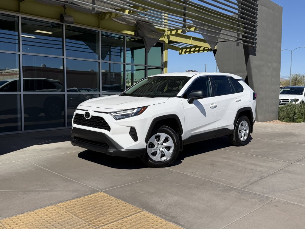 2024 Toyota RAV4 LE (477897) Main Image