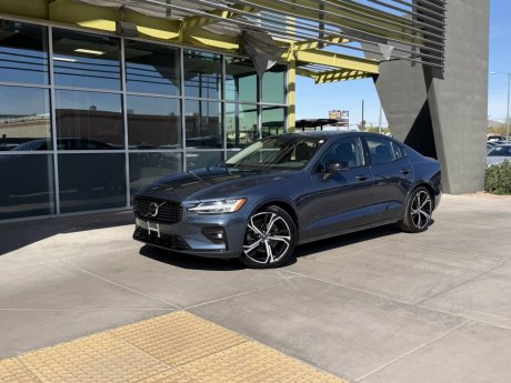 2024 Volvo S60 Core Dark Theme