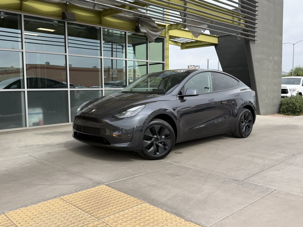 2025 Tesla Model Y Long Range (266599) Main Image