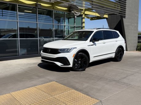 2024 Volkswagen Tiguan SE R-Line Black