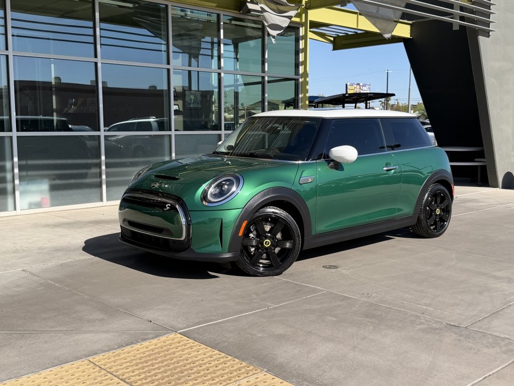 2023 MINI Hardtop 2 Door Cooper SE (U19886) Main Image