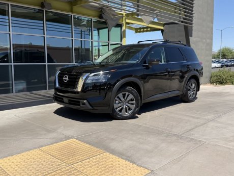 2025 Nissan Pathfinder SV