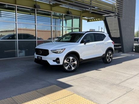 2025 Volvo XC40