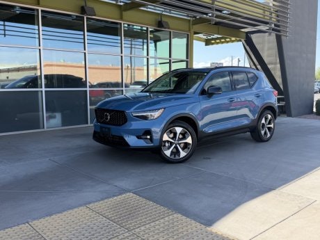 2023 Volvo XC40