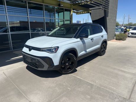 2025 Volkswagen Taos SE Black