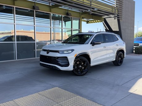 2025 Volkswagen Tiguan SE R-Line Black