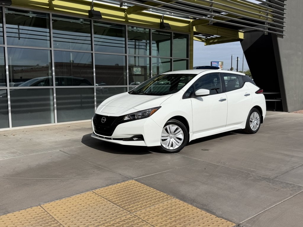 2025 Nissan Leaf S (564077) Main Image