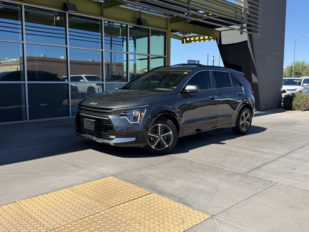 2025 Kia Niro SX