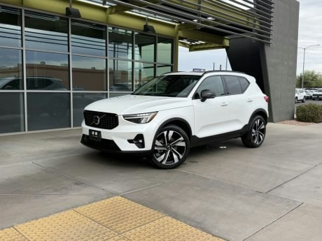 2023 Volvo XC40