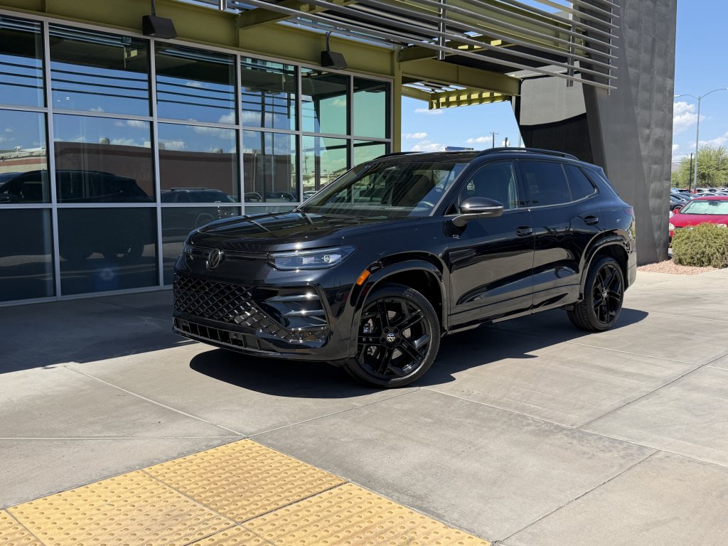2025 Volkswagen Tiguan SE R-LINE BLACK