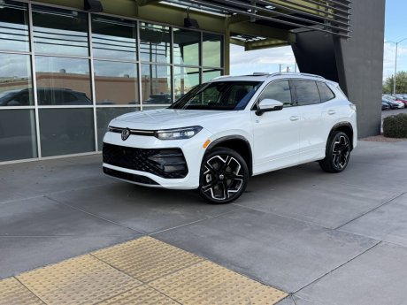 2025 Volkswagen Tiguan SEL R-Line 