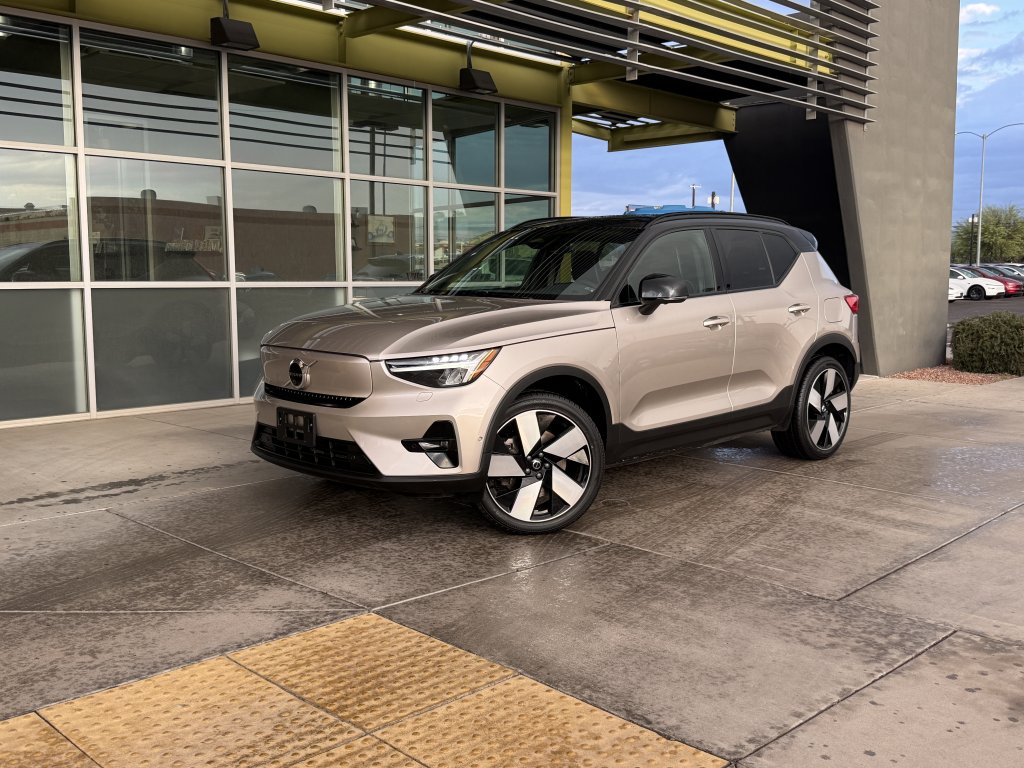 2023 Volvo XC40 Ultimate