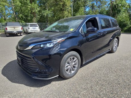 2026 Toyota Sienna Hybrid LE 