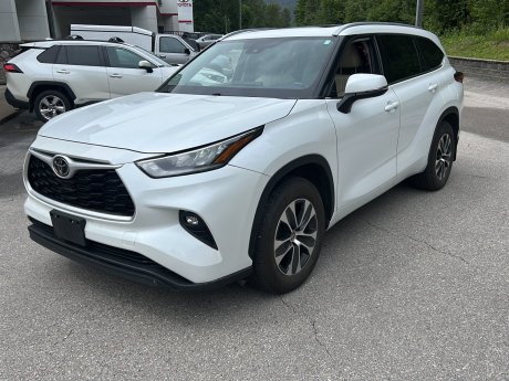 2022 Toyota Highlander XLE AWD 