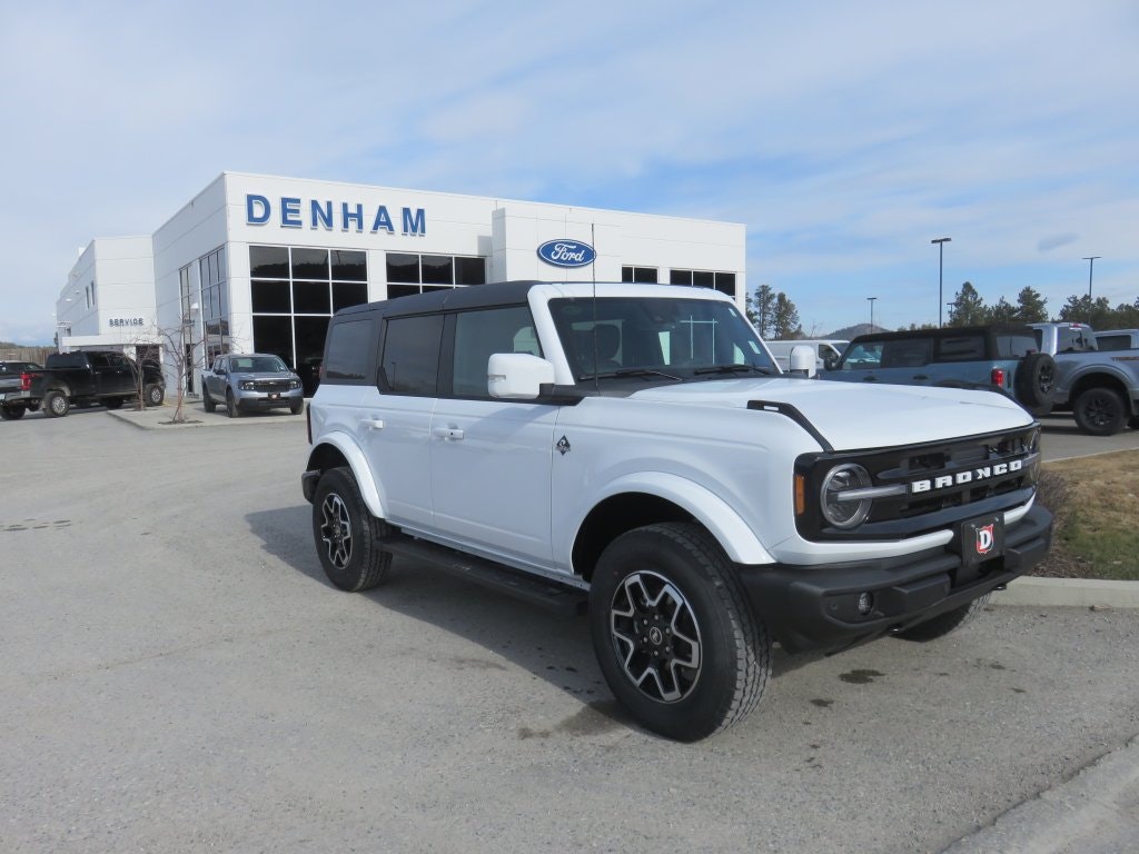 2024 Ford Bronco Outer Banks (DT24107) Main Image