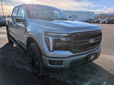 2025 Ford F-150 Lariat Supercrew 4x4 w/ Black Appearance Package! 