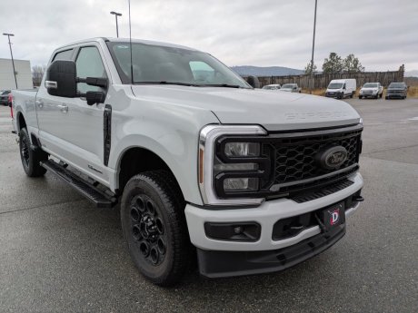 2025 Ford Super Duty F-350 SRW XLT Crewcab 4x4 w/ Premium Package - Diesel! 
