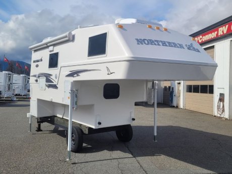 2025 Northern Lite 10-2 EX WET BATH LE   Truck Camper