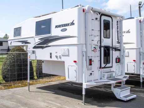 2026 Northern Lite Limited Edition 8-11 EX WET BATH  Truck Camper