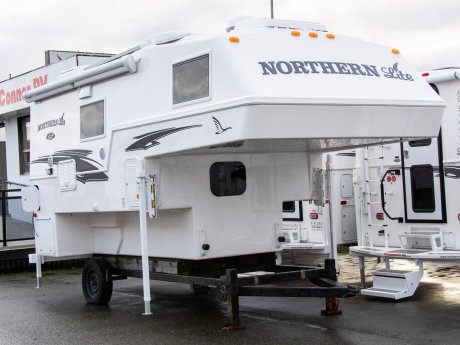2026 Northern Lite Limited Edition 10-2 EX WET BATH  Truck Camper