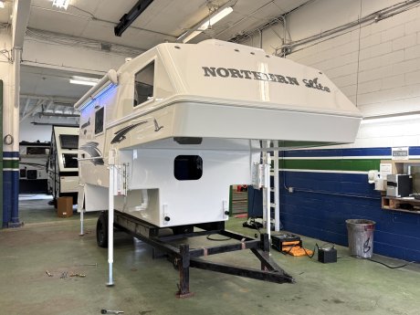 2026 Northern Lite Sportsman Plus 8.11 EX WET BATH  Truck Camper