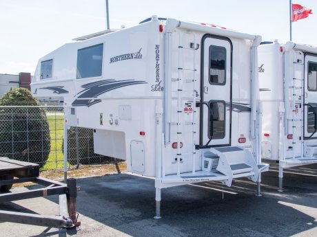 2026 Northern Lite Sportsman Plus 8.11 EX WET BATH  Truck Camper