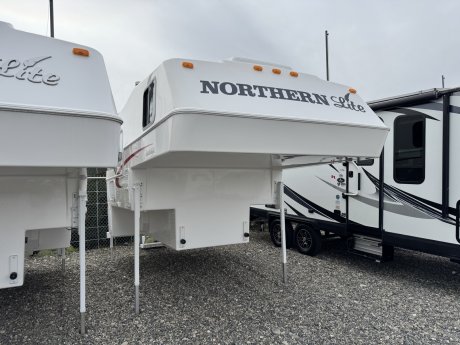 2023 Northern Lite Sportsman Plus 8.11 EX WET BATH  Truck Camper