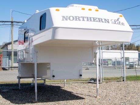 2023 Northern Lite Sportsman Plus 8.11 EX WET BATH  Truck Camper