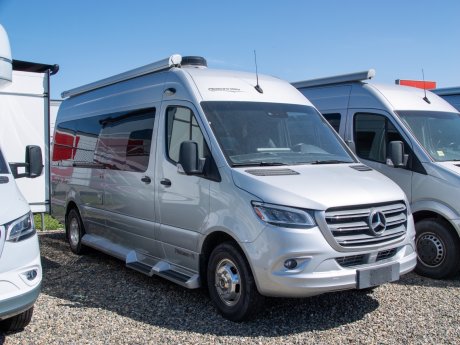 2019 Pleasure-Way Plateau FL  Class B Camper Van