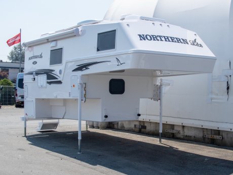 2026 Northern Lite Limited Edition 10.2 EX DRY BATH  Truck Camper
