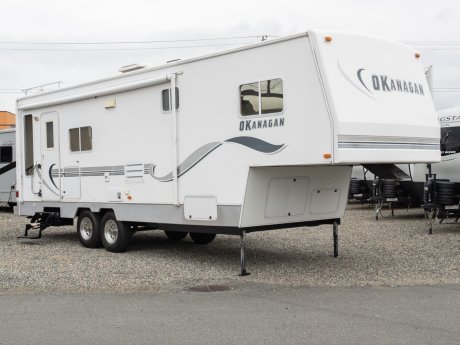 2004 Okanagan 5TH WHEEL  
