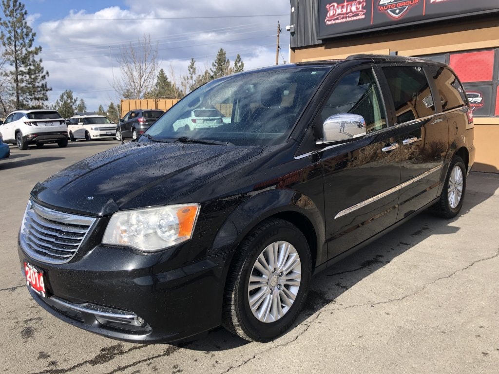 2014 Chrysler Town & Country Limited 7 Pssenger Luxury (AG124) Main Image