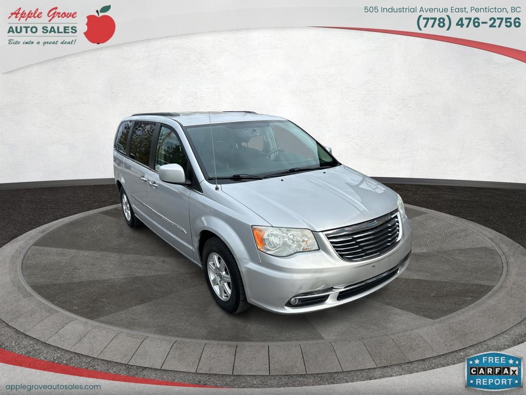 2011 Chrysler Town & Country Touring (AG217) Main Image