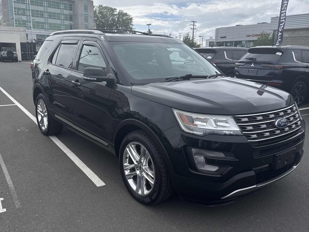 2017 Ford Explorer XLT 4WD 7 Passenger (AG334) Main Image