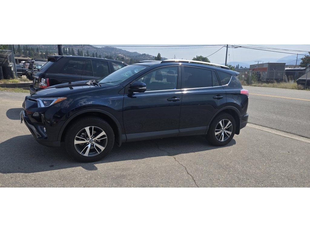 2017 Toyota RAV4 XLE (AG341) Main Image