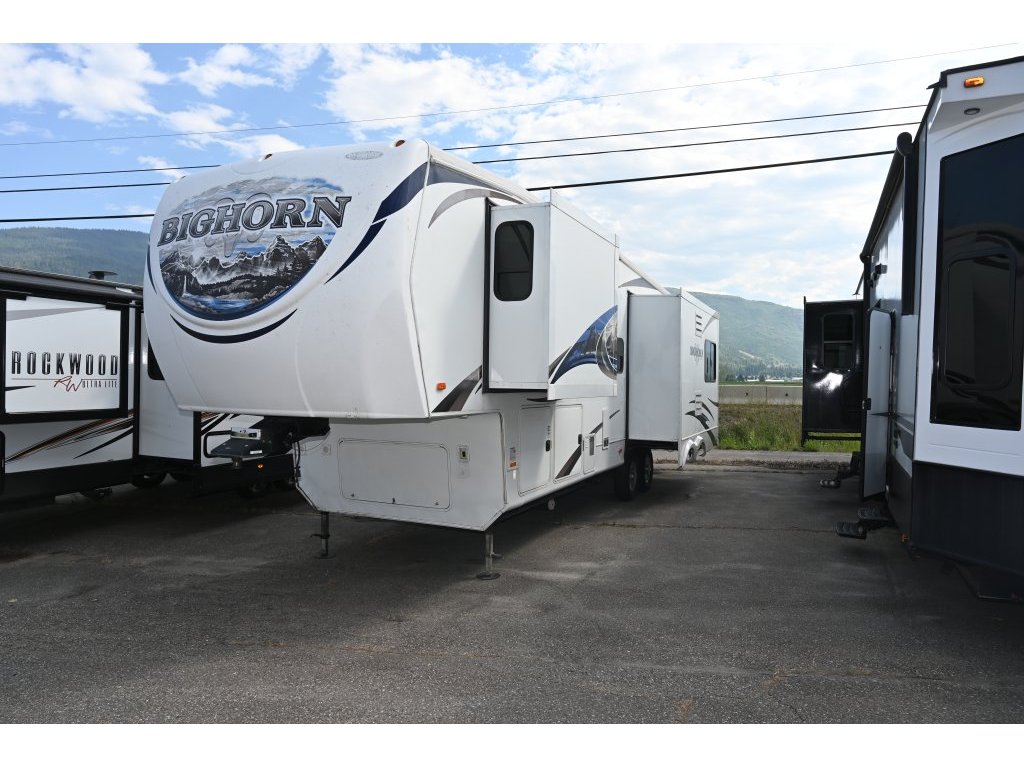 2011 Heartland Bighorn 3070RL (25C2445) Main Image