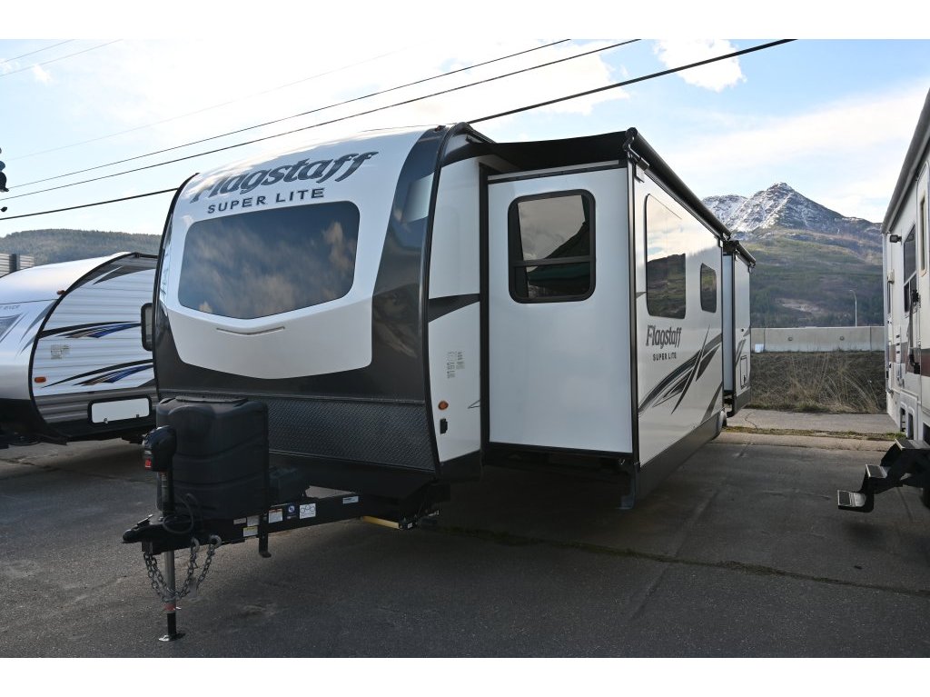 2022 Forest River Flagstaff Superlite 26FKBS (26C2462) Main Image