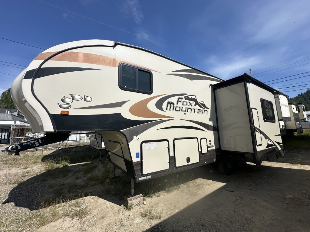 2017 Northwood Fox Mountain 235 RLS (u8294) Main Image