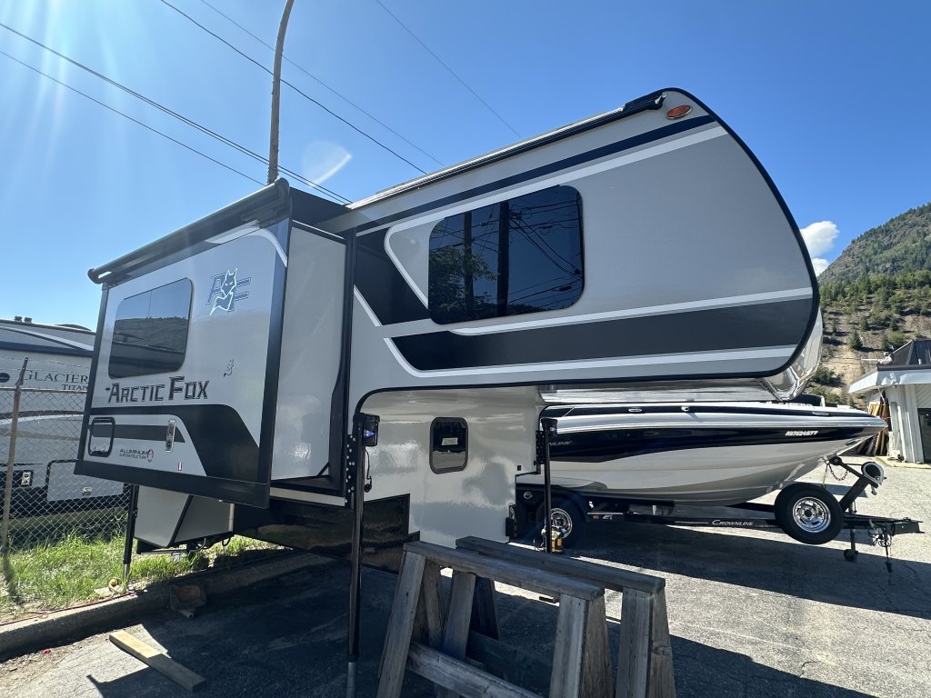 2026 Northwood Arctic Fox 811 (20080) Main Image