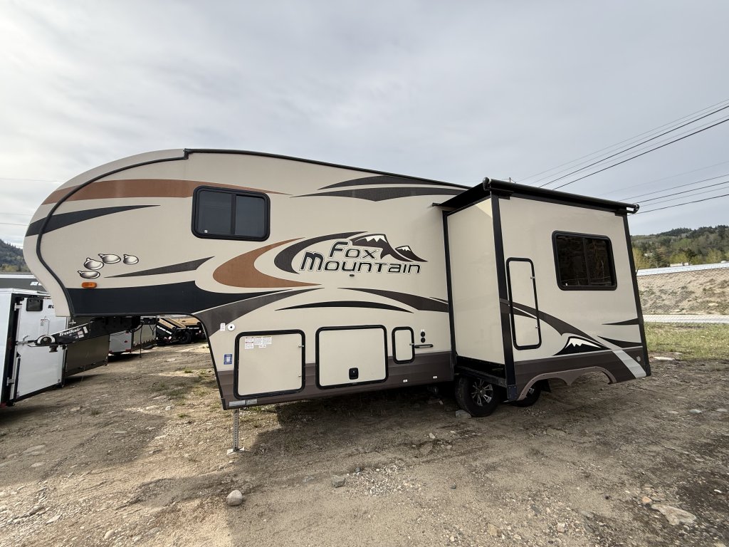 2015 Northwood Fox Mountain 235 RLS (u8873) Main Image