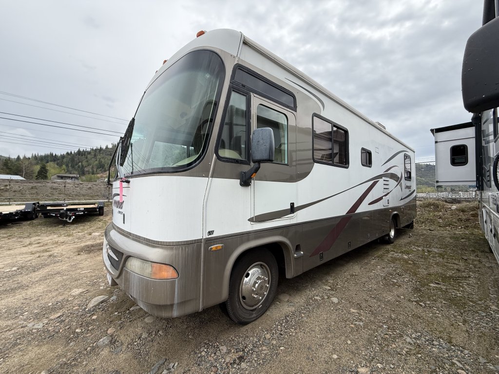 2002 Triple E Commander A 3201 (u2130) Main Image