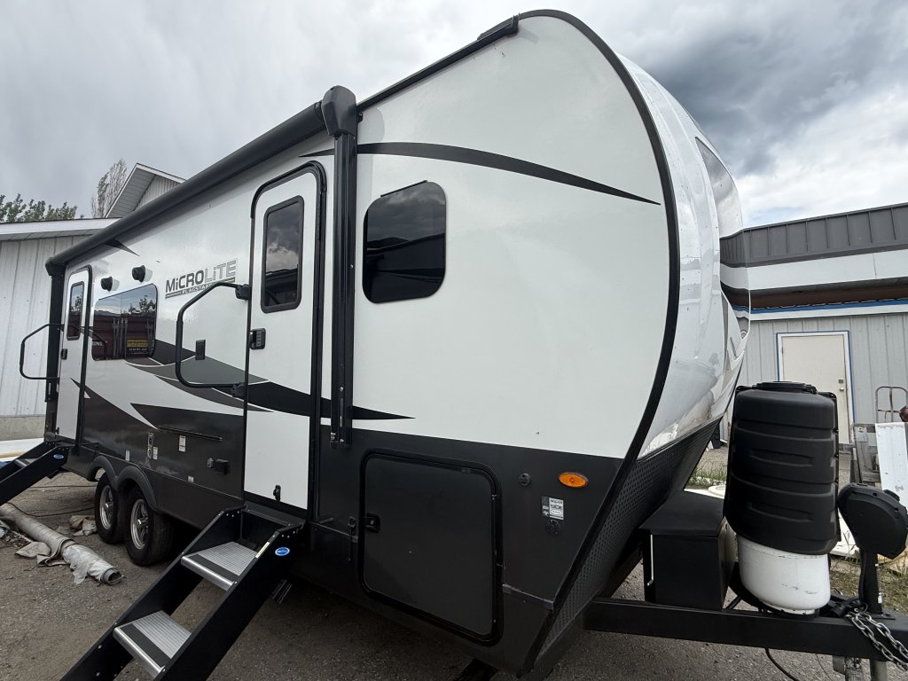 2024 Forest River Flagstaff Micro Lite 25 SRK (U6864) Main Image