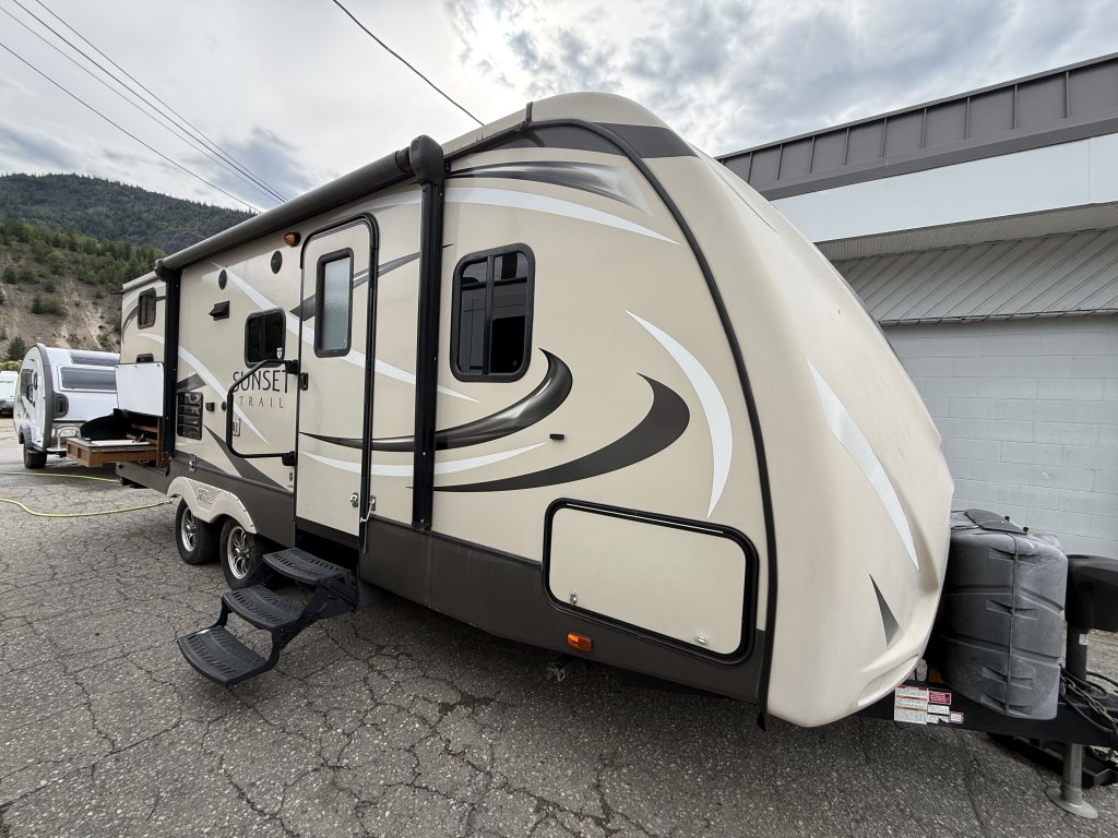 2016 Crossroads Sunset Trail SuperLite 240 BHS (u4355) Main Image