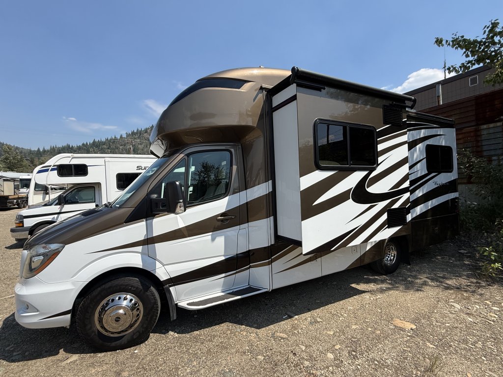2018 Tiffin Motor Homes Wayfarer 24 TW (u4444) Main Image