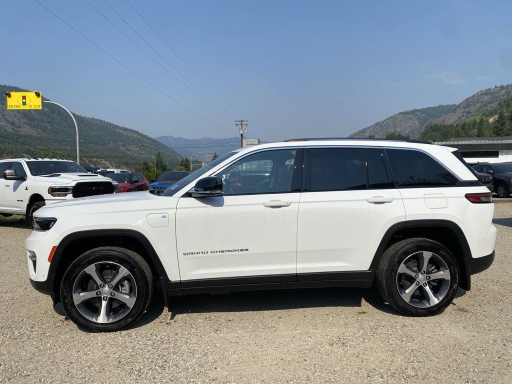 2023 Jeep Grand Cherokee 4xe BASE (23064) Main Image