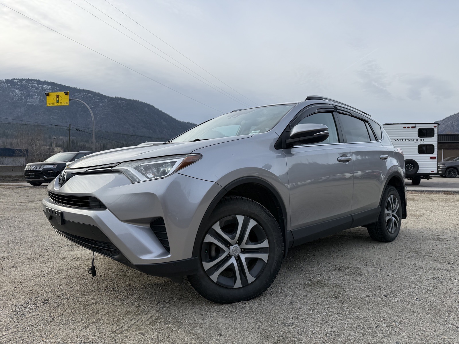 2017 Toyota RAV4 LE (P1937) Main Image